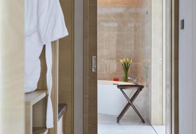 اتاق دلوکس با تخت کینگ و چشم‌انداز شهر, Pullman Shanghai Qingpu Excellence