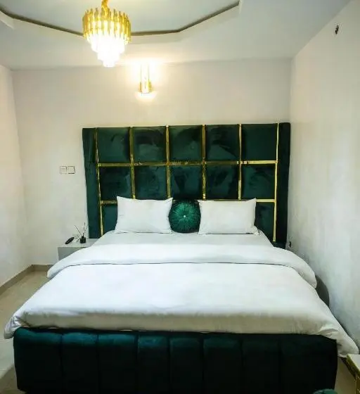 اتاق لوکس, Royalty Place