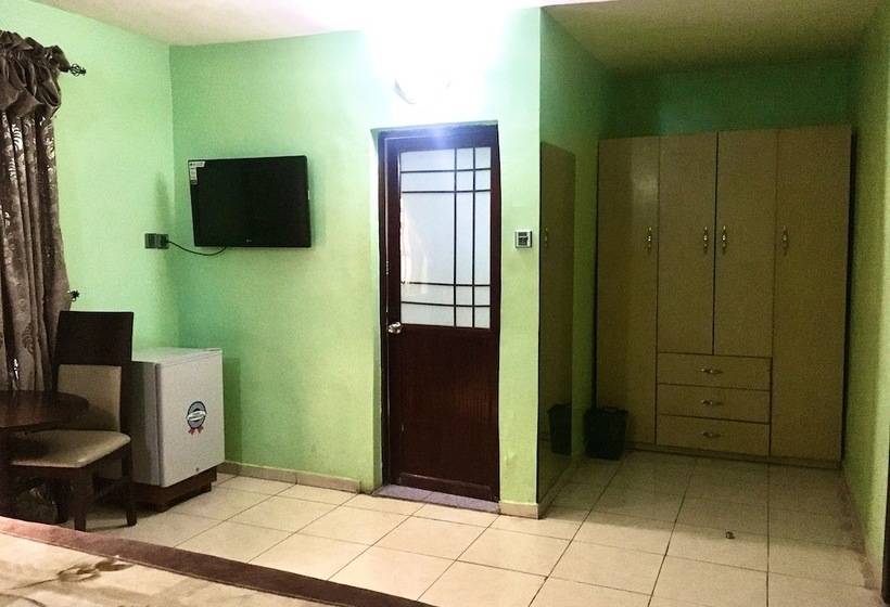 اتاق رمانتیک, Indices Hotel And Garden