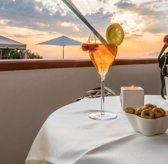 חדר דלוקס עם מרפסת נוף לים, B&b Villa Cristina