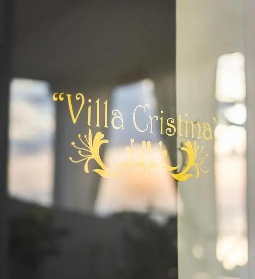 اتاق لوکس با بالکن و چشمانداز دریا, B&b Villa Cristina