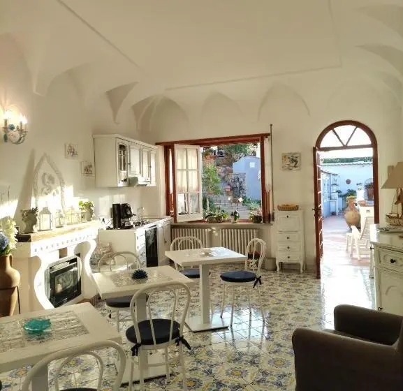 اتاق لوکس با بالکن, B&b Villa Cristina