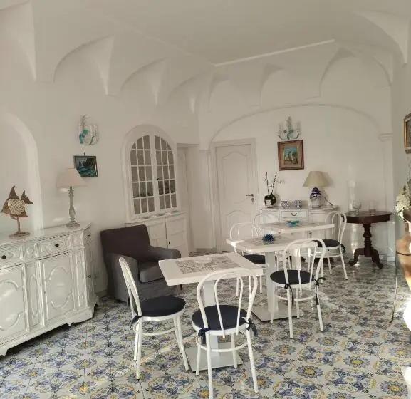 اتاق لوکس با بالکن, B&b Villa Cristina