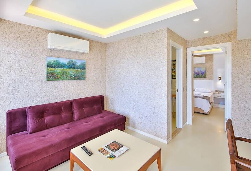 Cameră Familiară cu Vedere la Mare, No37