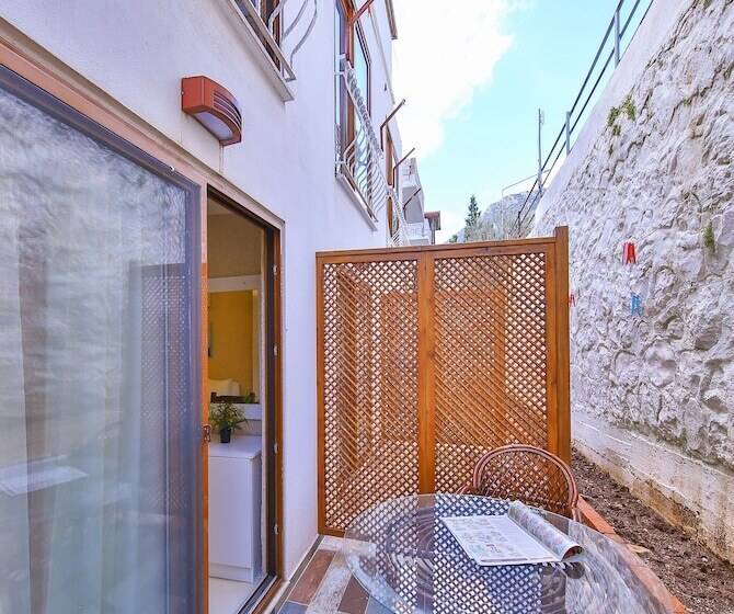 Cameră Standard cu Balcon, No37