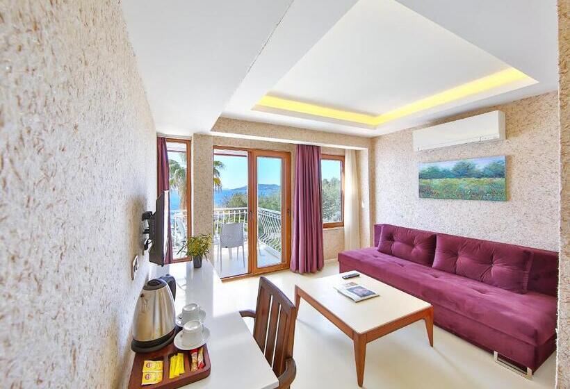 Cameră Familiară cu Vedere la Mare, No37