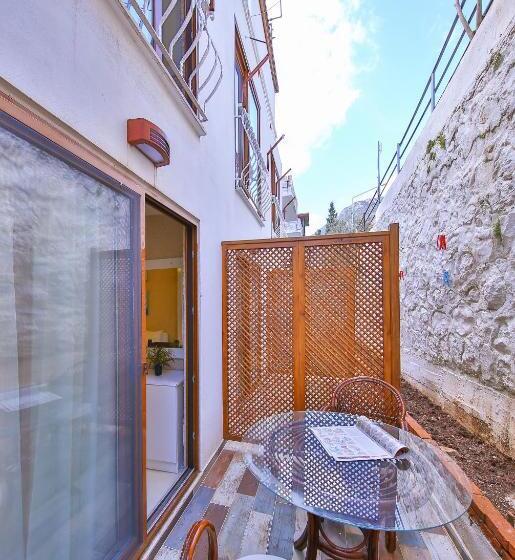 Cameră Standard cu Balcon, No37