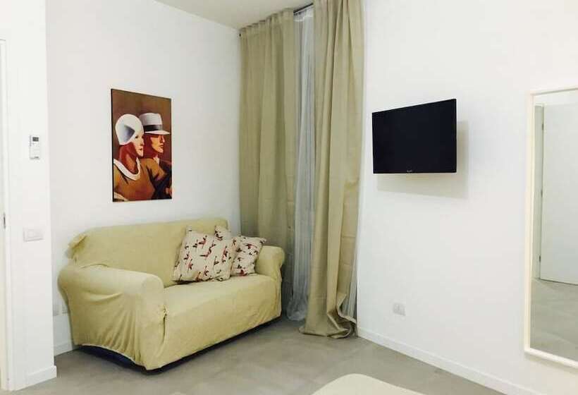 اتاق لوکس سه تخته, Room Center Station 2