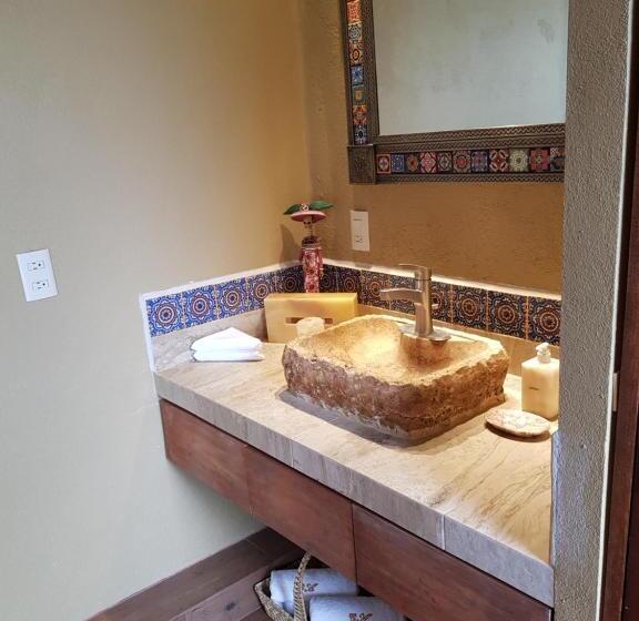 キングサイズベッドのデラックスルーム, Casa Arcoiris Zihuatanejo B&b