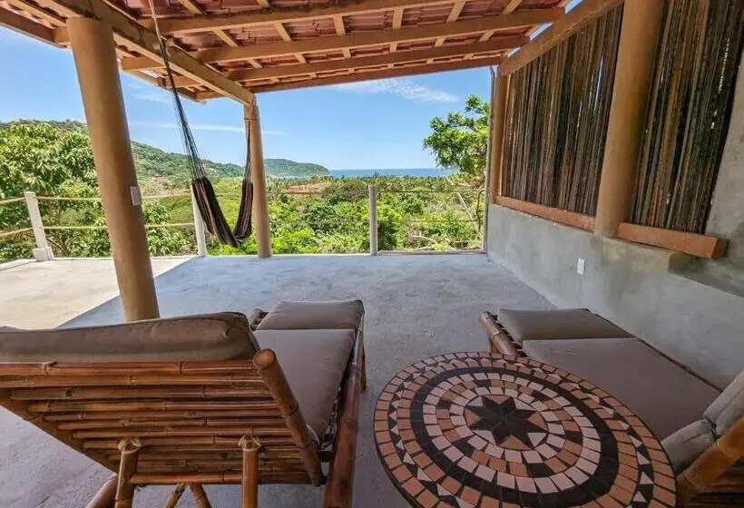 بانگلوی استاندارد با چشم‌انداز دریا, Casa Arcoiris Zihuatanejo B&b
