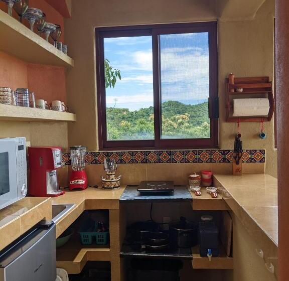 Quarto Estandar Cama King, Casa Arcoiris Zihuatanejo B&b