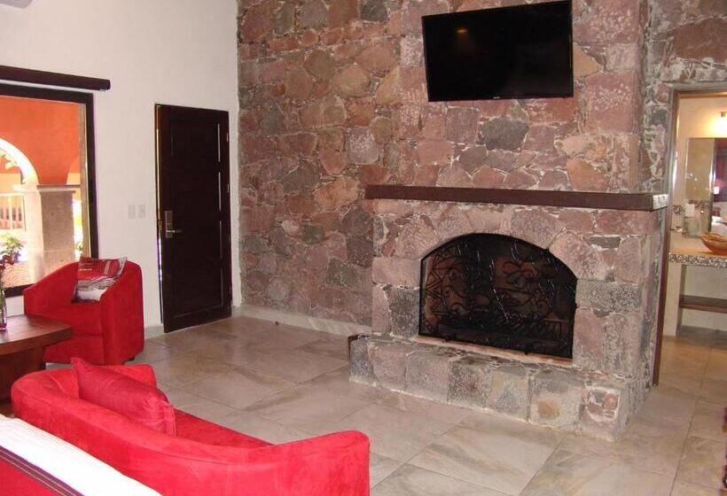 جناح جونيور ديلوكس, Casa Don Quijote