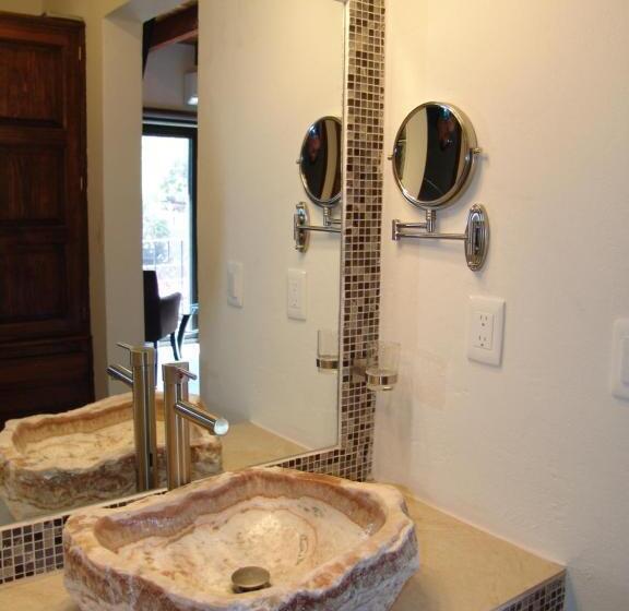 جناح جونيور ديلوكس, Casa Don Quijote