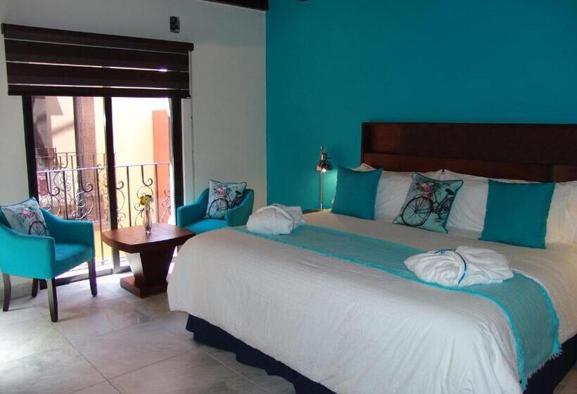 جناح جونيور, Casa Don Quijote