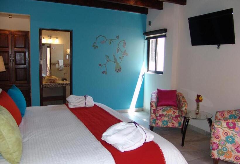 جناح جونيور ديلوكس, Casa Don Quijote