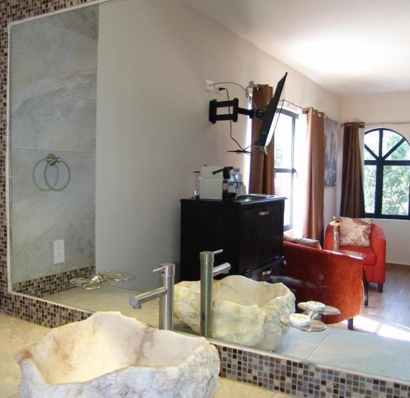 جناح جونيور ديلوكس, Casa Don Quijote