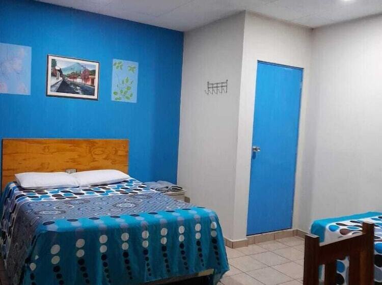 غرفة قياسية رباعية, Happy House