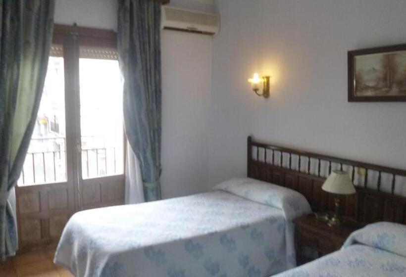 标准单人间, Hostal Cerezo