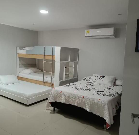 베이직 3인 룸, Prado 53