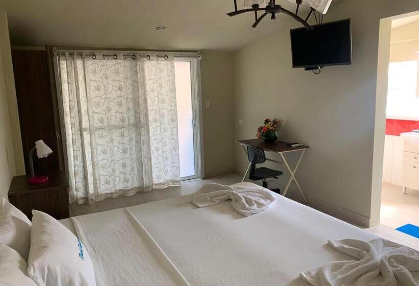 بانگلوی استاندارد, Y Restaurante Rincón Familiar