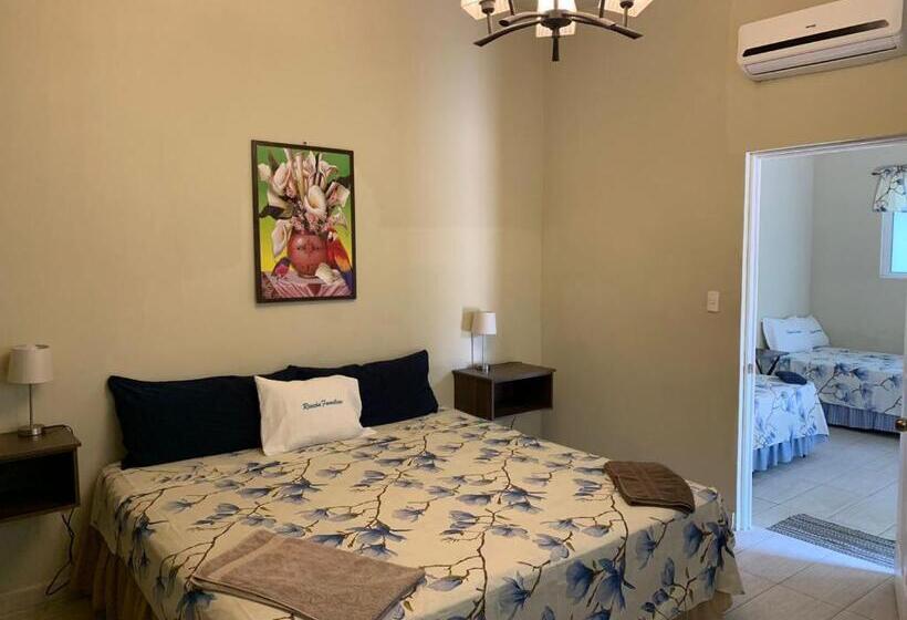 اتاق خانوادگی, Y Restaurante Rincón Familiar