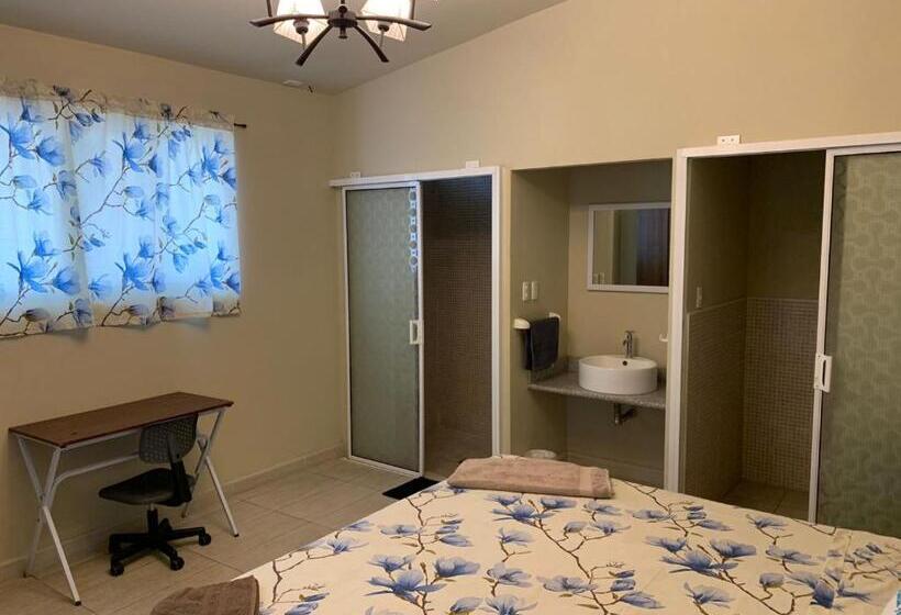 اتاق خانوادگی, Y Restaurante Rincón Familiar