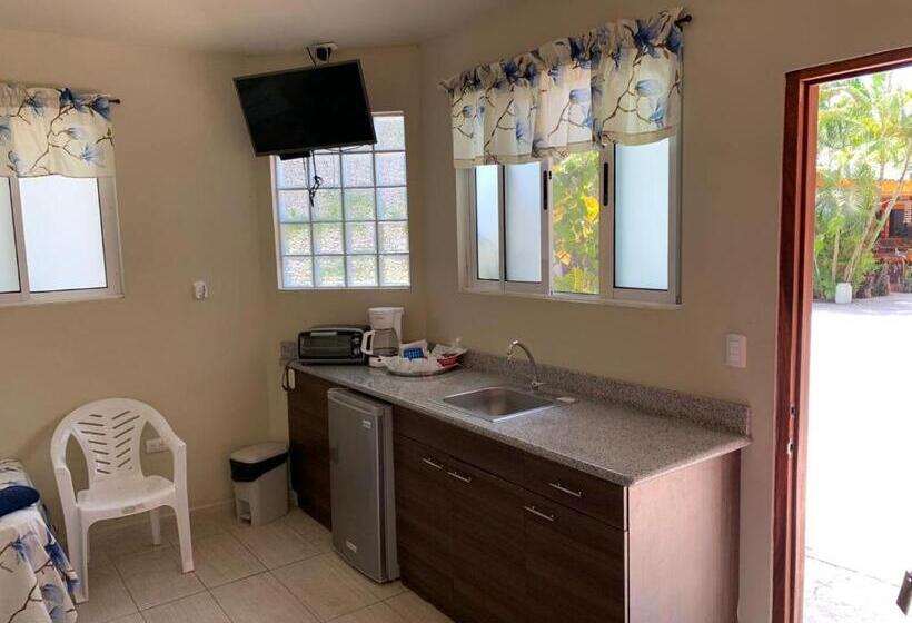 اتاق خانوادگی, Y Restaurante Rincón Familiar