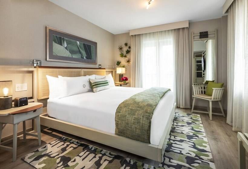 Quarto Superior, Lennox Miami Beach
