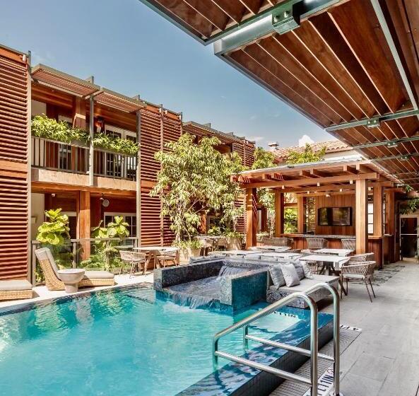 اتاق استاندارد با چشم‌انداز استخر, Lennox Miami Beach
