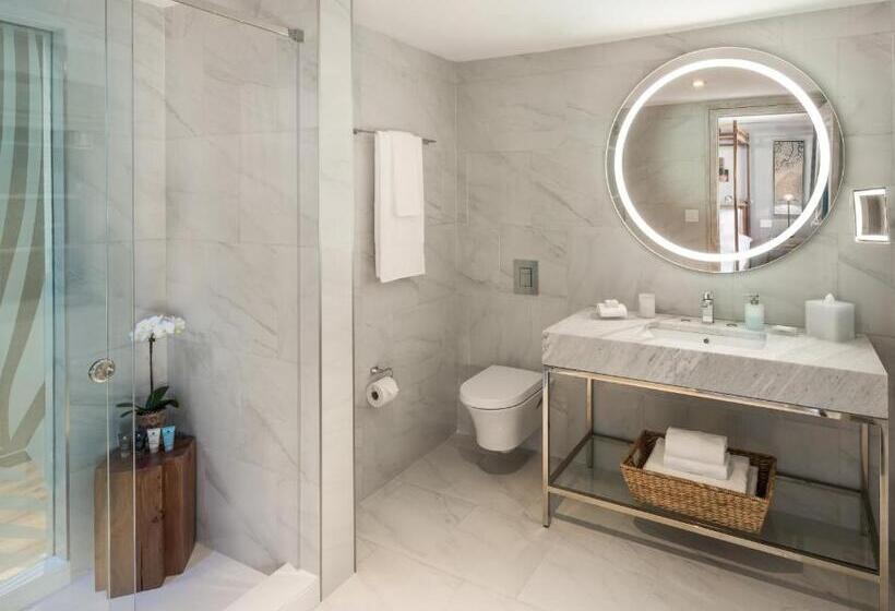 Quarto Estandar Cama King para Deficientes Físicos, Lennox Miami Beach