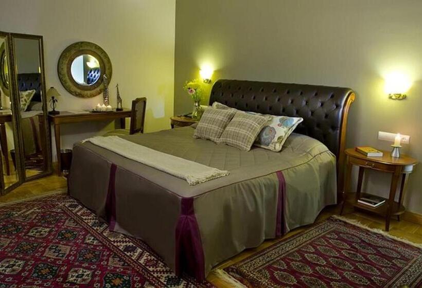 סוויטת ג'וניור, Methexis Boutique