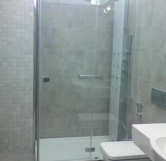 סוויטת ג'וניור, Methexis Boutique