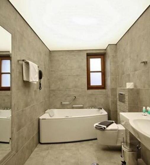 סוויטה עם מרפסת, Methexis Boutique