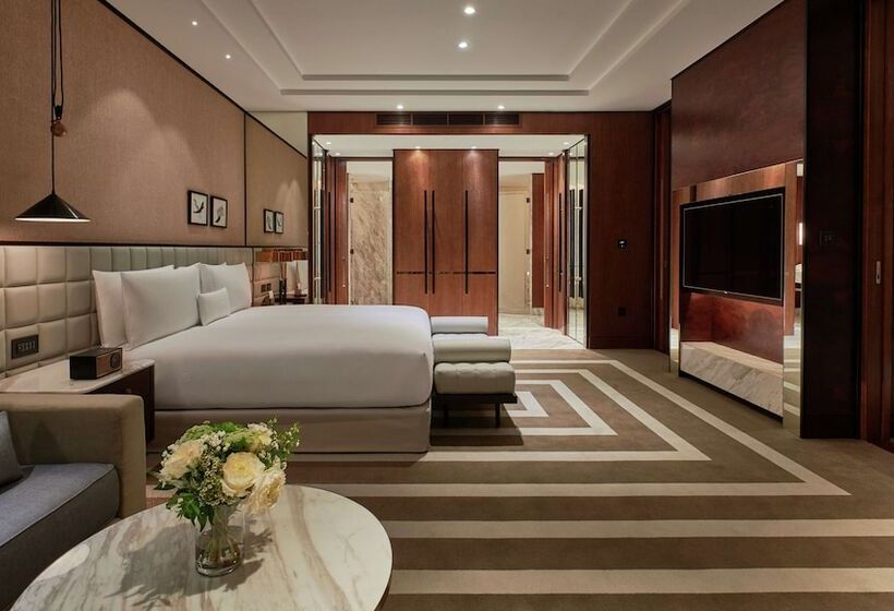 Люкс, Waldorf Astoria Dubai International Financial Centre