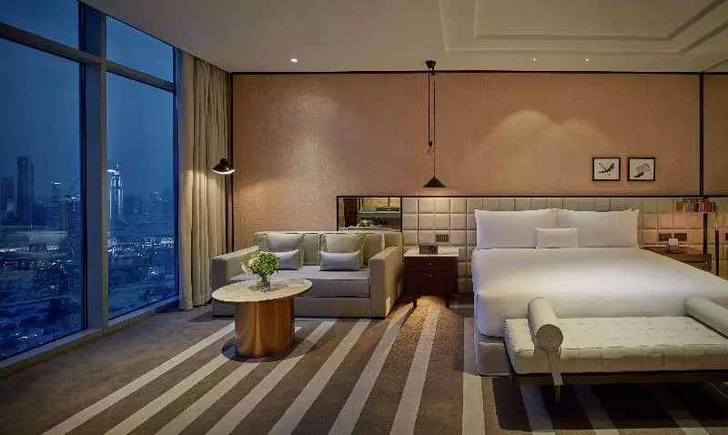 Suite King Bed