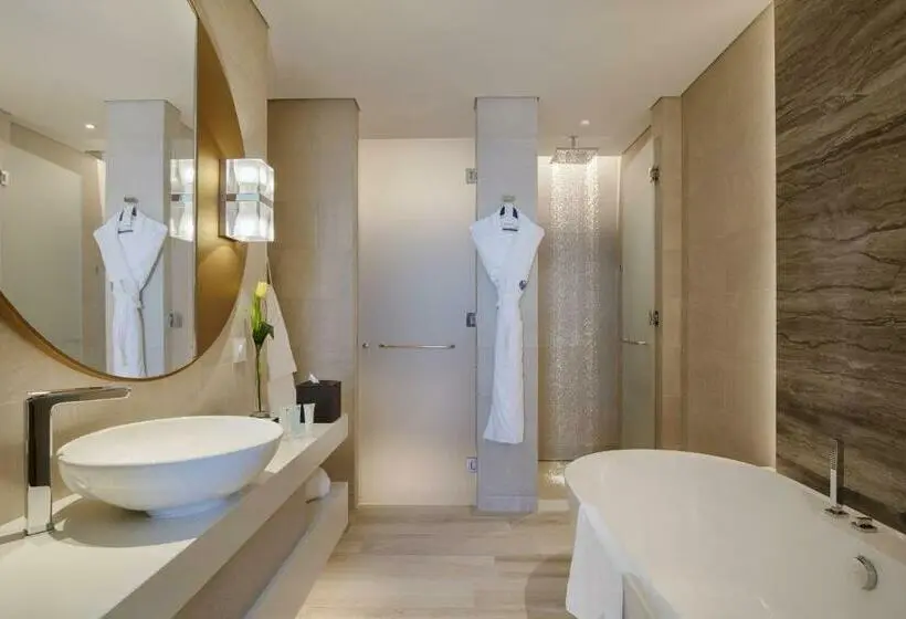 سوییت, Al Bandar Rotana – Dubai Creek