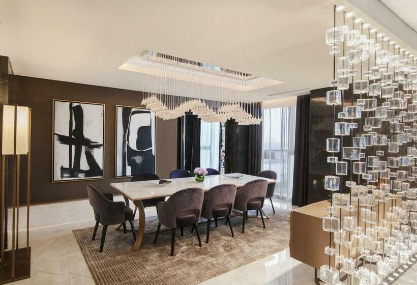 سوئیت رویال, Al Bandar Rotana – Dubai Creek