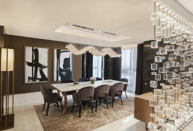 سوئیت رویال, Al Bandar Rotana – Dubai Creek