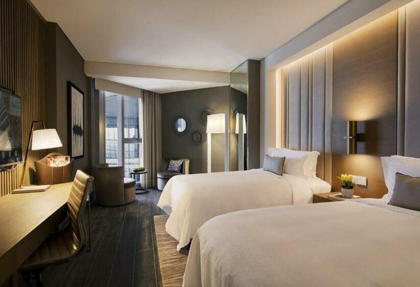 سوئیت رویال, Al Bandar Rotana – Dubai Creek