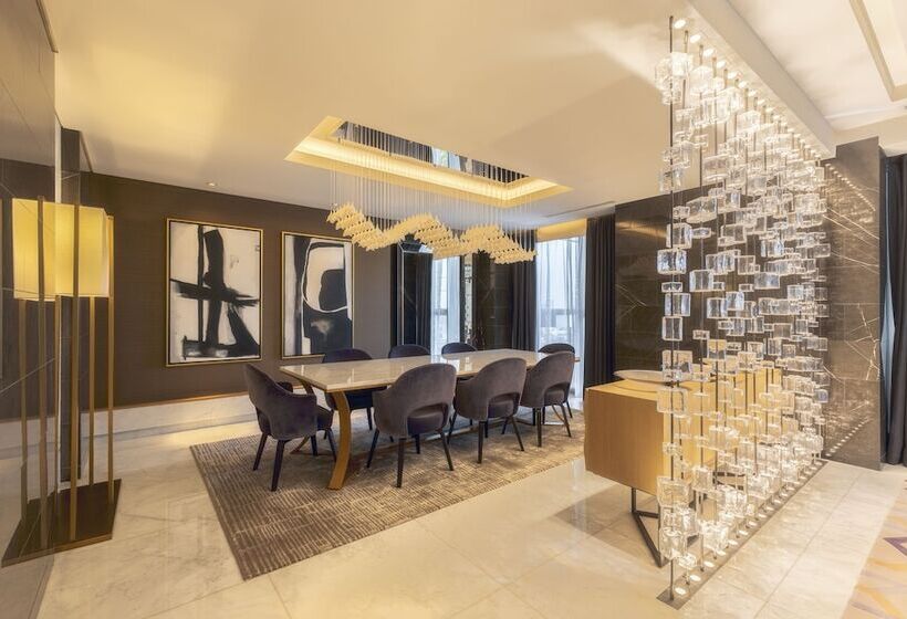 Королевский Люкс, Al Bandar Rotana – Dubai Creek