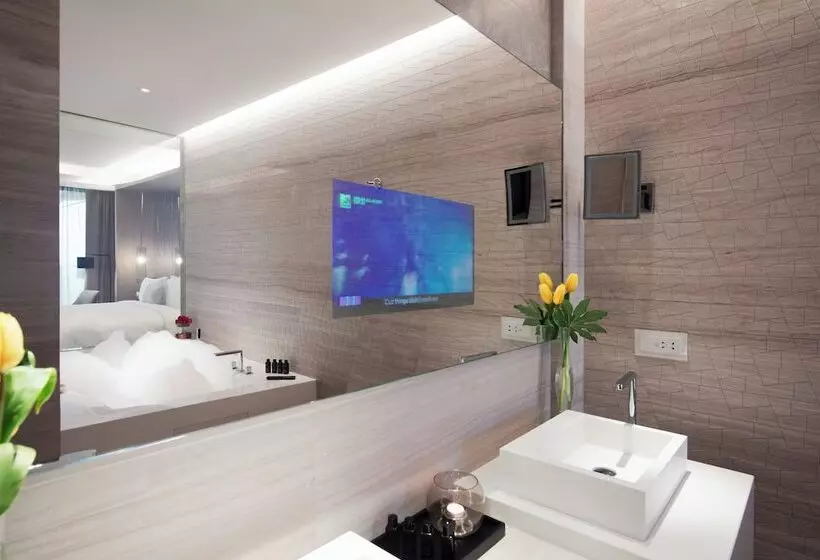 سوئیت رویال, Al Bandar Rotana – Dubai Creek