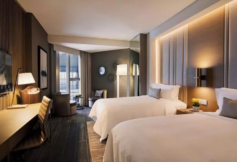 سوئیت رویال, Al Bandar Rotana – Dubai Creek
