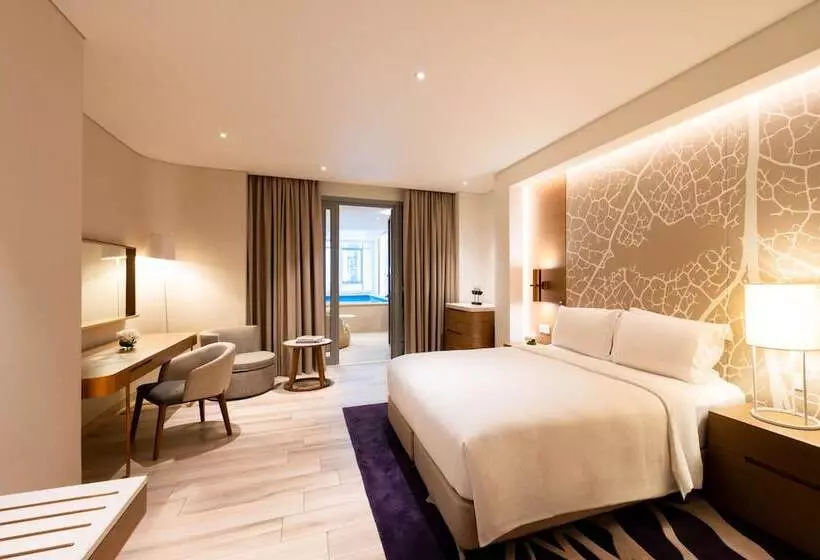 سوییت با استخر, Al Bandar Rotana – Dubai Creek