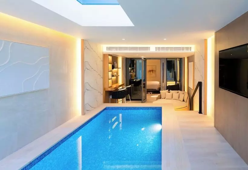سوییت با استخر, Al Bandar Rotana – Dubai Creek