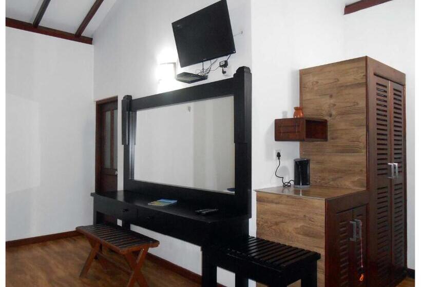 Трехместный Номер Стандарт Вид на Сад, Fort Edge Retreat