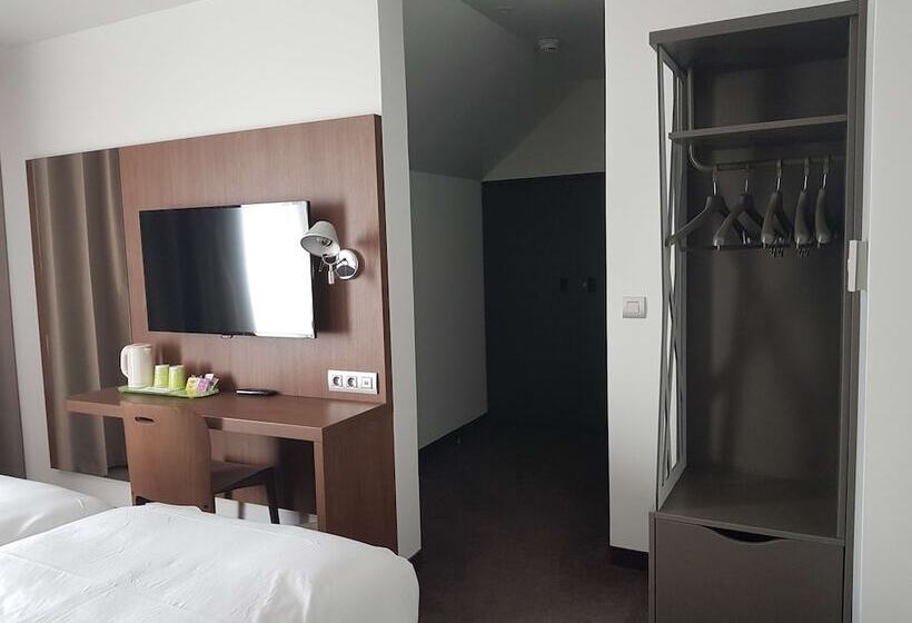 Номер Стандарт, Campanile Fontainebleau