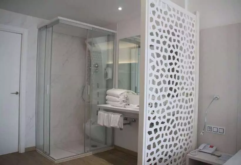 Chambre Familiale, Amic Horizonte
