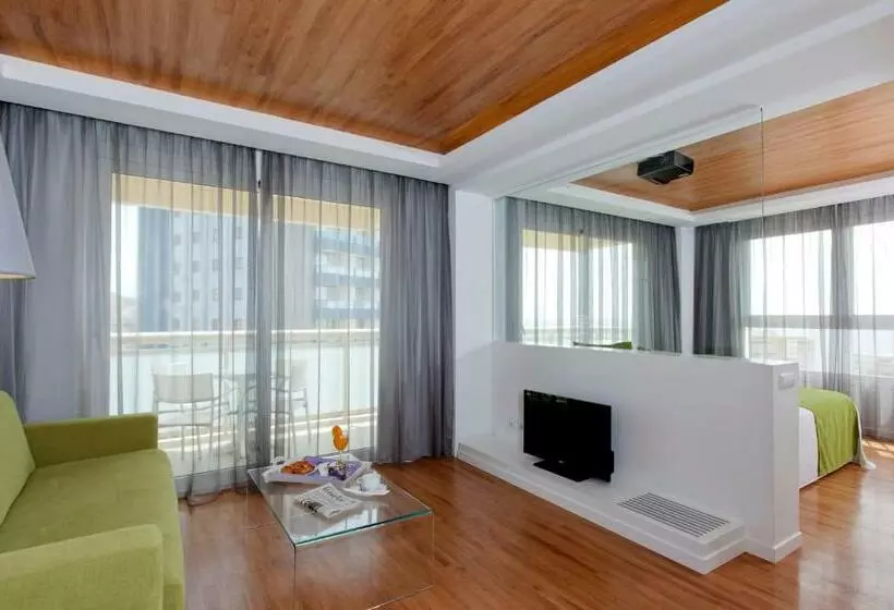 オーシャンビュージュニアスイート, Climia Benidorm Plaza