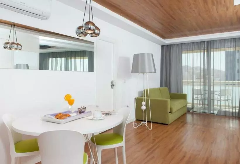 オーシャンビュージュニアスイート, Climia Benidorm Plaza