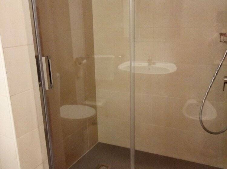 Quarto Estandar, Iris